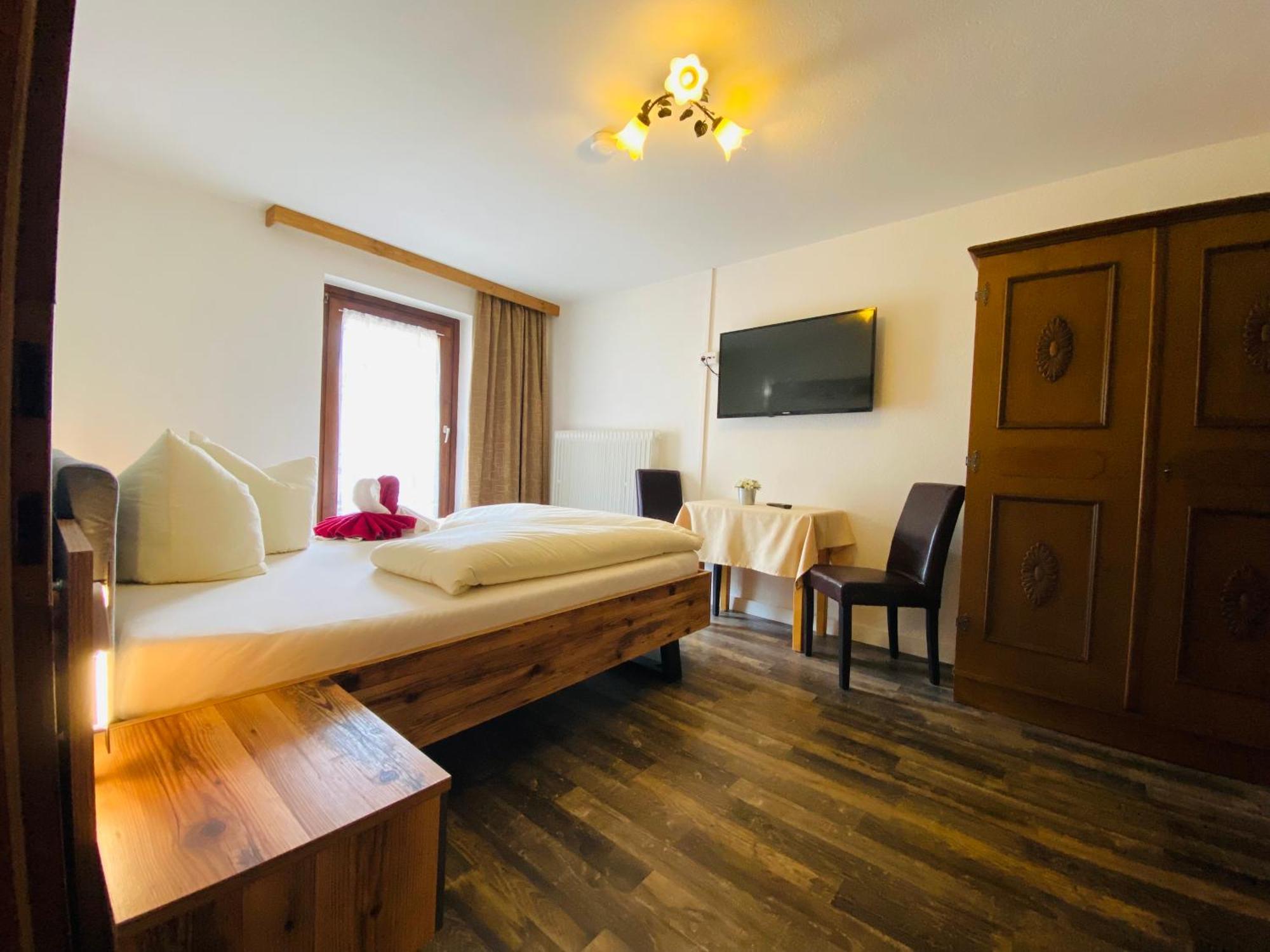 Pension Jagerhof - Sommercard Inkl - 5 Min Zum Hochzeiger Йерценс Экстерьер фото