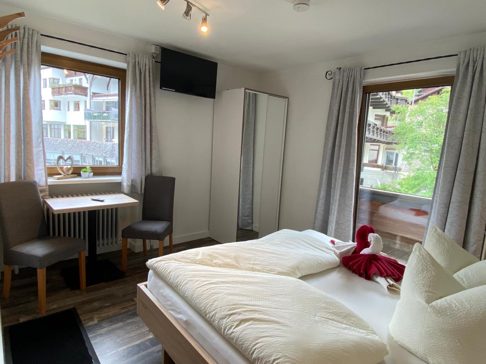 Pension Jagerhof - Sommercard Inkl - 5 Min Zum Hochzeiger Йерценс Экстерьер фото